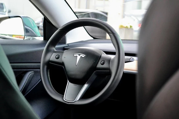 Tesla Model 3 - Afbeelding 9 van 27