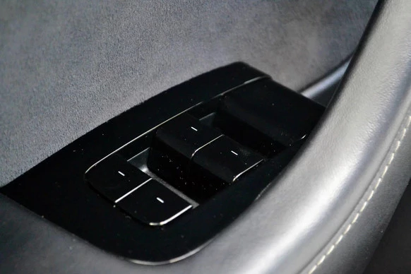Tesla Model 3 - Afbeelding 10 van 27