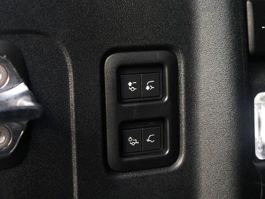 Land Rover Defender - Afbeelding 28 van 30