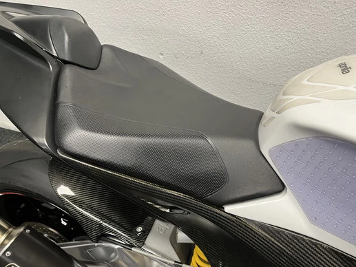 Aprilia Tuono V4 - Afbeelding 10 van 22