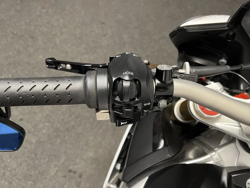 Aprilia Tuono V4 - Afbeelding 21 van 22