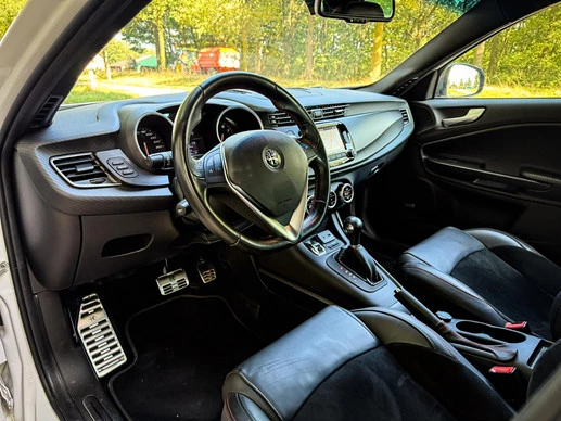 Alfa Romeo Giulietta - Afbeelding 8 van 30