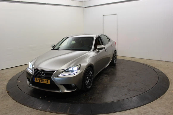 Lexus IS - Afbeelding 1 van 30