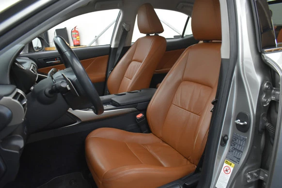 Lexus IS - Afbeelding 12 van 30