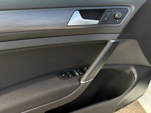 Volkswagen e-Golf - Afbeelding 14 van 30