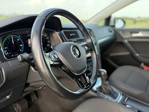 Volkswagen e-Golf - Afbeelding 16 van 30