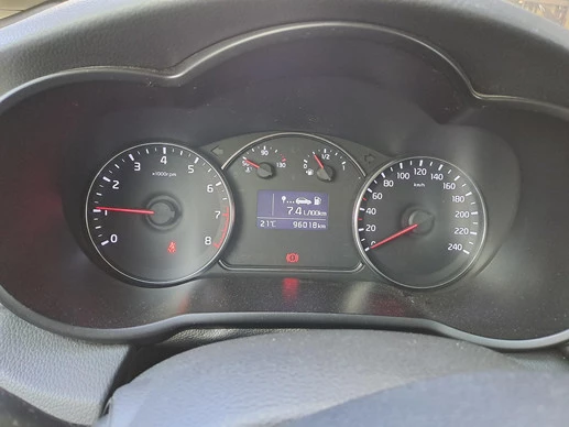 Kia Carens - Afbeelding 10 van 14