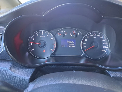 Kia Carens - Afbeelding 12 van 16