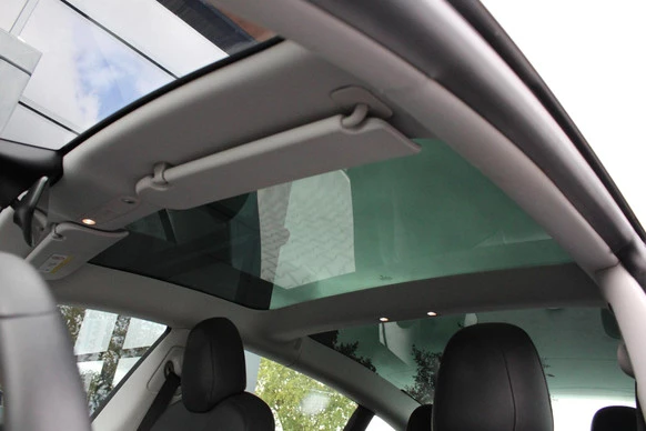 Tesla Model 3 - Afbeelding 8 van 22