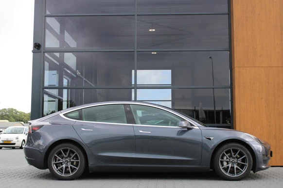 Tesla Model 3 - Afbeelding 15 van 22
