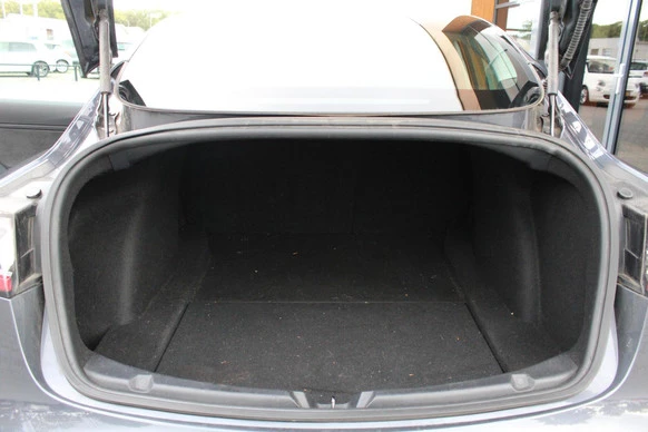 Tesla Model 3 - Afbeelding 18 van 22