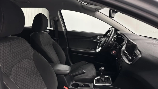 Kia Ceed - Afbeelding 13 van 30