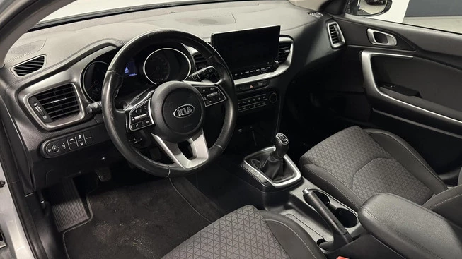 Kia Ceed - Afbeelding 17 van 30