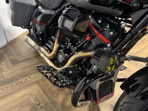 Harley-Davidson Street Glide - Afbeelding 2 van 30