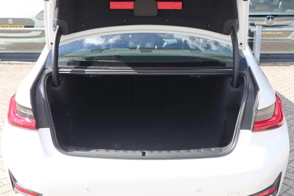 BMW 3 Serie - Afbeelding 16 van 30