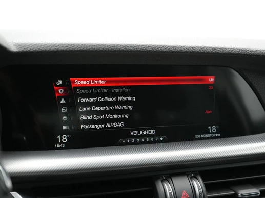 Alfa Romeo Stelvio - Afbeelding 27 van 30