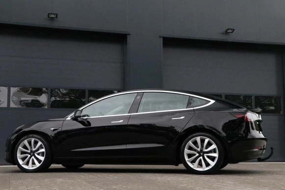 Tesla Model 3 - Afbeelding 5 van 12
