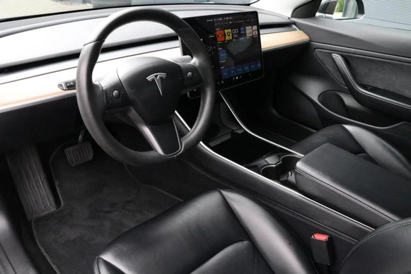 Tesla Model 3 - Afbeelding 7 van 12
