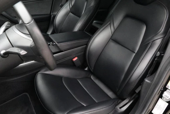 Tesla Model 3 - Afbeelding 9 van 12