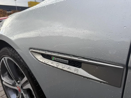 Jaguar XF - Afbeelding 18 van 30