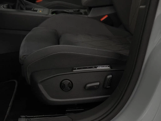 Volkswagen Golf - Afbeelding 25 van 30