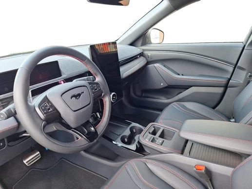 Ford Mustang Mach-E - Afbeelding 14 van 30