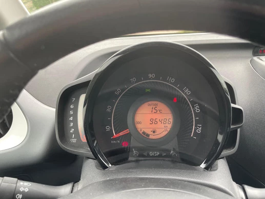 Toyota Aygo - Afbeelding 18 van 29