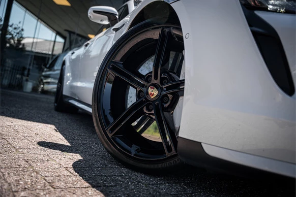 Porsche Taycan - Afbeelding 12 van 30