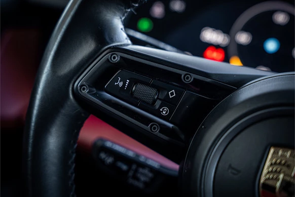 Porsche Taycan - Afbeelding 15 van 30