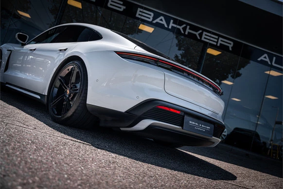 Porsche Taycan - Afbeelding 17 van 30