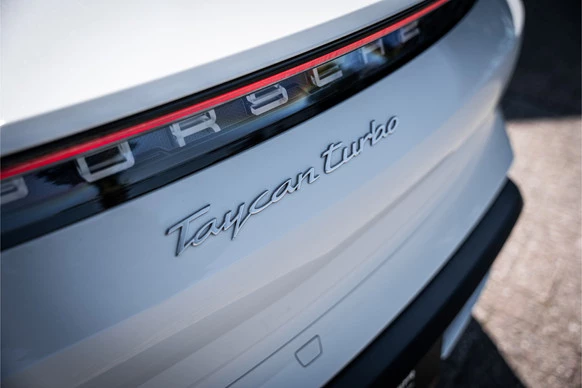 Porsche Taycan - Afbeelding 28 van 30