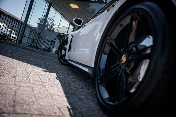 Porsche Taycan - Afbeelding 29 van 30