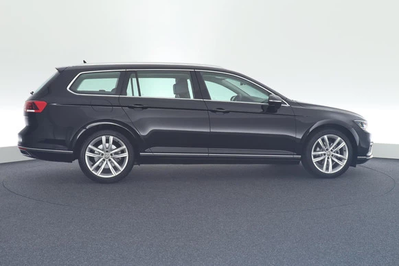 Volkswagen Passat - Afbeelding 8 van 30