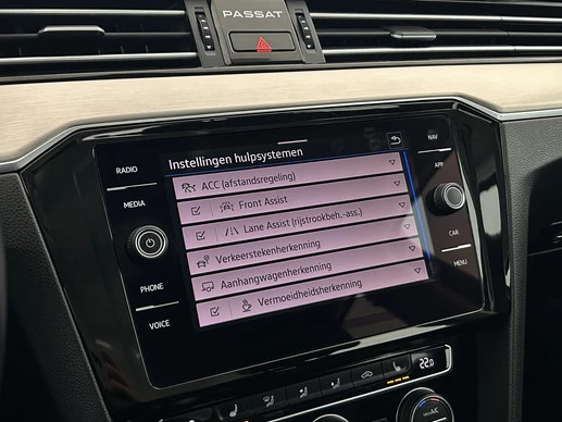 Volkswagen Passat - Afbeelding 24 van 30