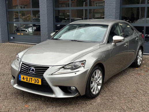 Lexus IS - Afbeelding 1 van 26