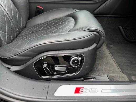 Audi S8 - Afbeelding 18 van 30