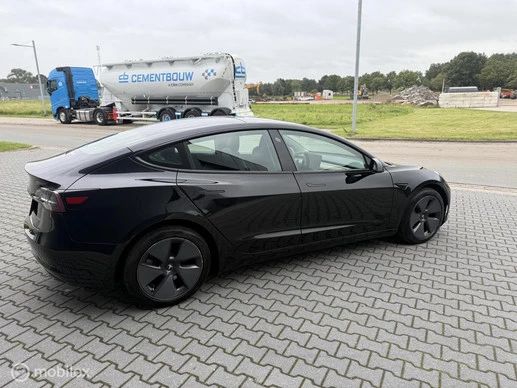 Tesla Model 3 - Afbeelding 6 van 23