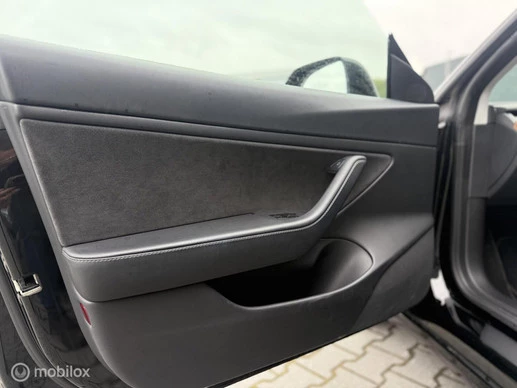 Tesla Model 3 - Afbeelding 16 van 23