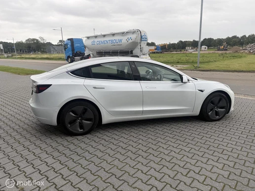 Tesla Model 3 - Afbeelding 6 van 23