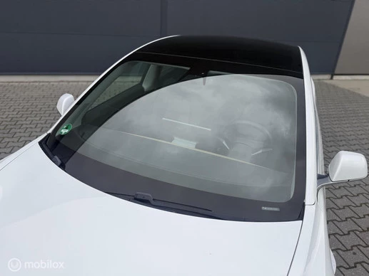 Tesla Model 3 - Afbeelding 9 van 23