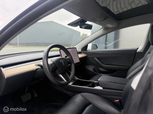 Tesla Model 3 - Afbeelding 10 van 23