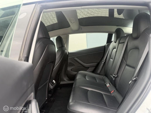 Tesla Model 3 - Afbeelding 13 van 23
