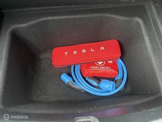 Tesla Model 3 - Afbeelding 15 van 23