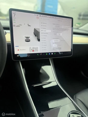 Tesla Model 3 - Afbeelding 20 van 23