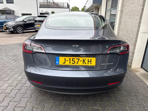 Tesla Model 3 - Afbeelding 6 van 19