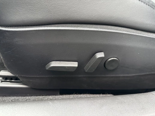 Tesla Model 3 - Afbeelding 16 van 19