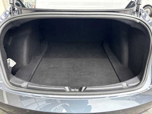 Tesla Model 3 - Afbeelding 18 van 19