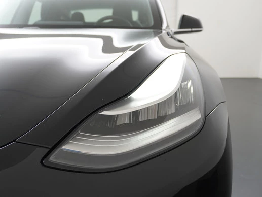 Tesla Model 3 - Afbeelding 20 van 30