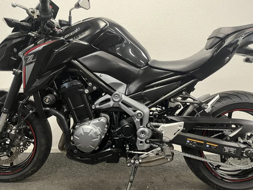 Kawasaki Z900 - Afbeelding 17 van 22
