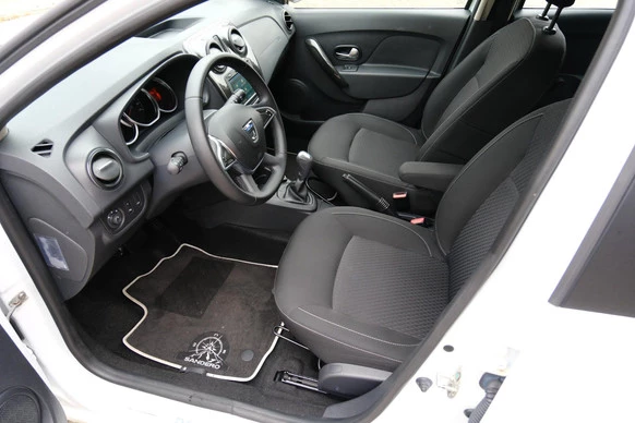 Dacia Sandero - Afbeelding 2 van 30